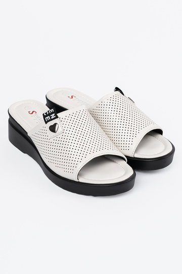 Ažúrové šľapky s platformou... 2