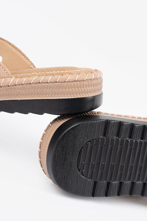 Dámske šľapky s dekoratívnymi kvetmi... Dámske šľapky s dekoratívnymi kvetmi...