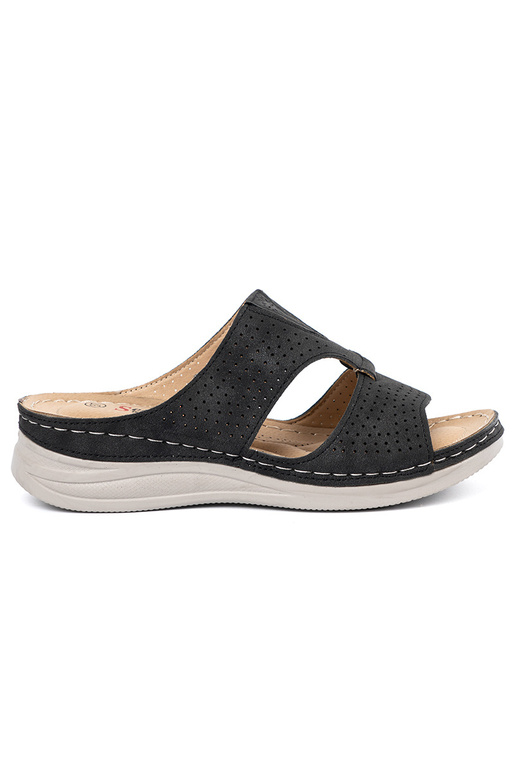 Pohodlné šľapky s popruhmi čiernej farby Pohodlné šľapky s popruhmi čiernej farby