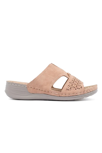 Šľapky na nízkom klinovom...