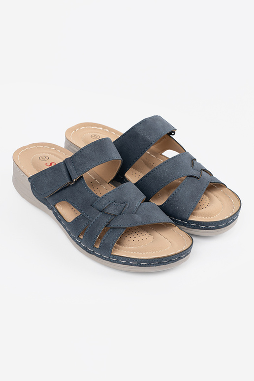 Dámske šľapky s dekoratívnymi kvetmi...