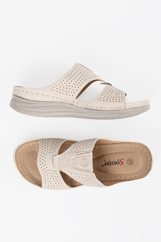 Pohodlné šľapky s popruhmi... Pohodlné šľapky s popruhmi...