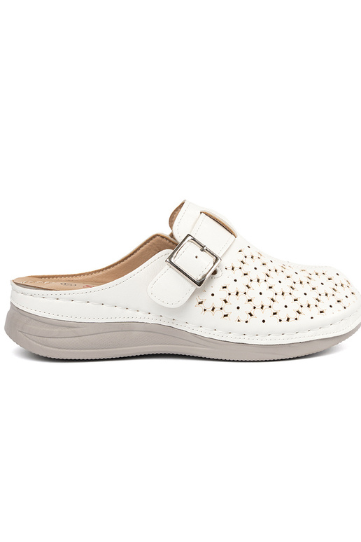 Šľapky so zatvorenými prstami a... Šľapky so zatvorenými prstami a...