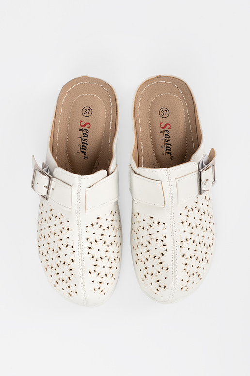 Šľapky so zatvorenými prstami a... Šľapky so zatvorenými prstami a...