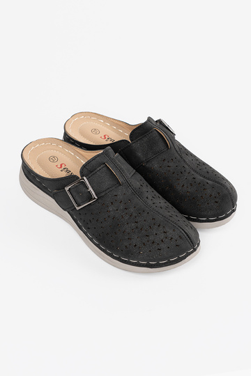 Šľapky so zatvorenými... 2