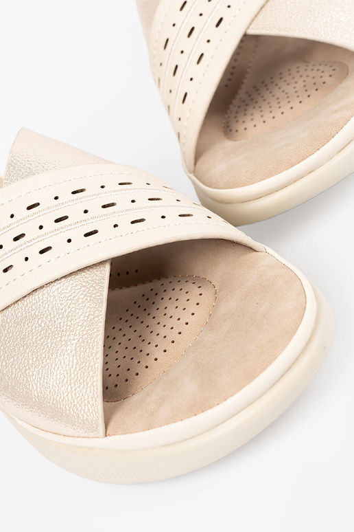 Šľapky s platformou slonovinovej farby