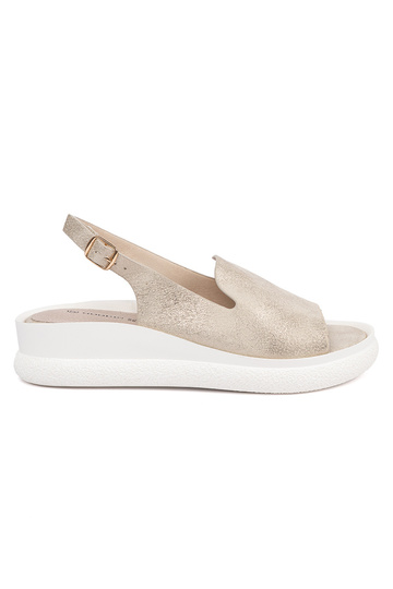 Pohodlné sandále pre ženy...