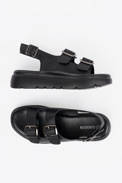 Klasické sandále čiernej farby s... Klasické sandále čiernej farby s...