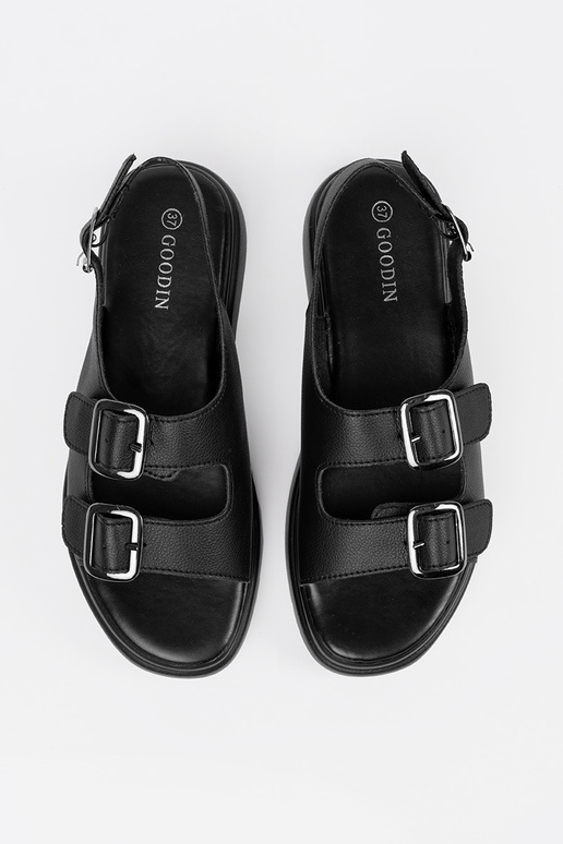 Klasické sandále čiernej farby s... Klasické sandále čiernej farby s...