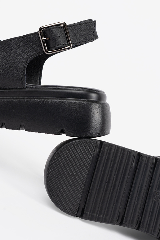 Klasické sandále čiernej farby s... Klasické sandále čiernej farby s...