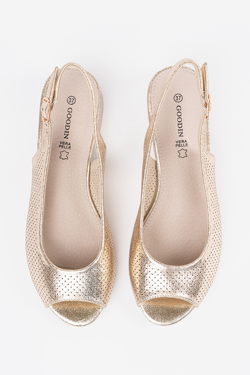 Zlaté čipkované dámske sandále na... Zlaté čipkované dámske sandále na...