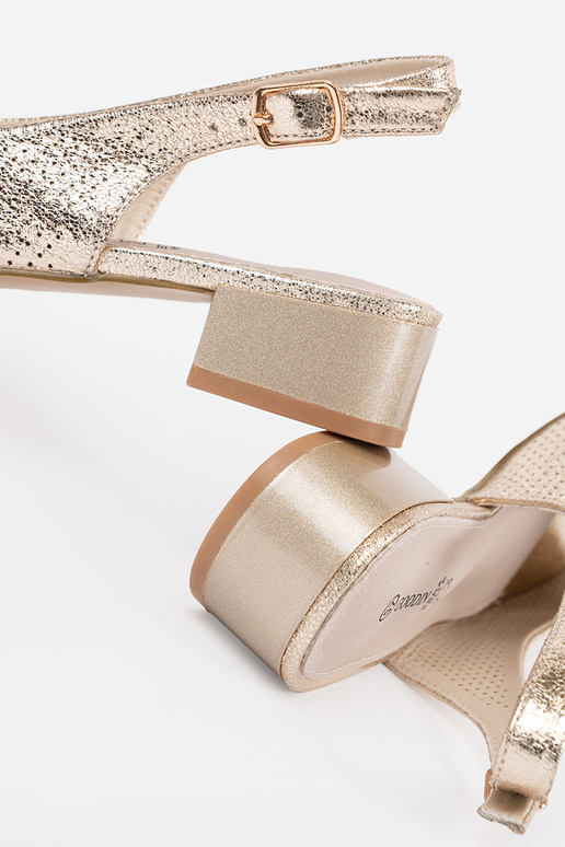 Zlaté čipkované dámske sandále na... Zlaté čipkované dámske sandále na...