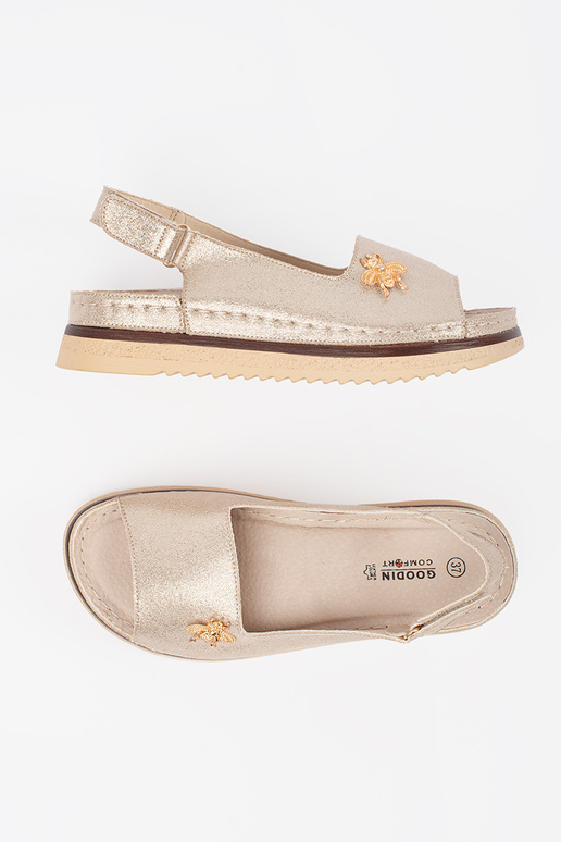 Zlaté sandále s platformou a sponou