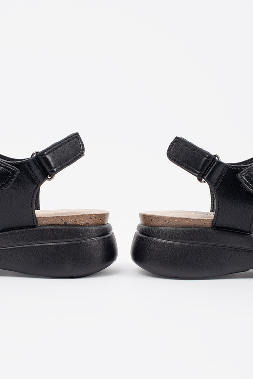 Pohodlné sandále dámske čiernej farby Pohodlné sandále dámske čiernej farby