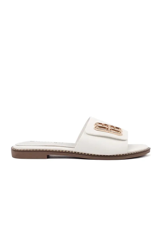 biele dámske šľapky na plochom podošve