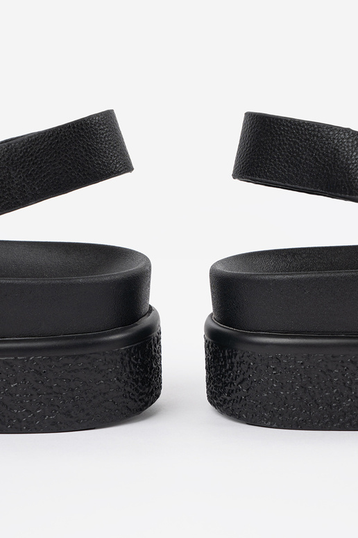 Čierne elegantné sandále s platformou Čierne elegantné sandále s platformou