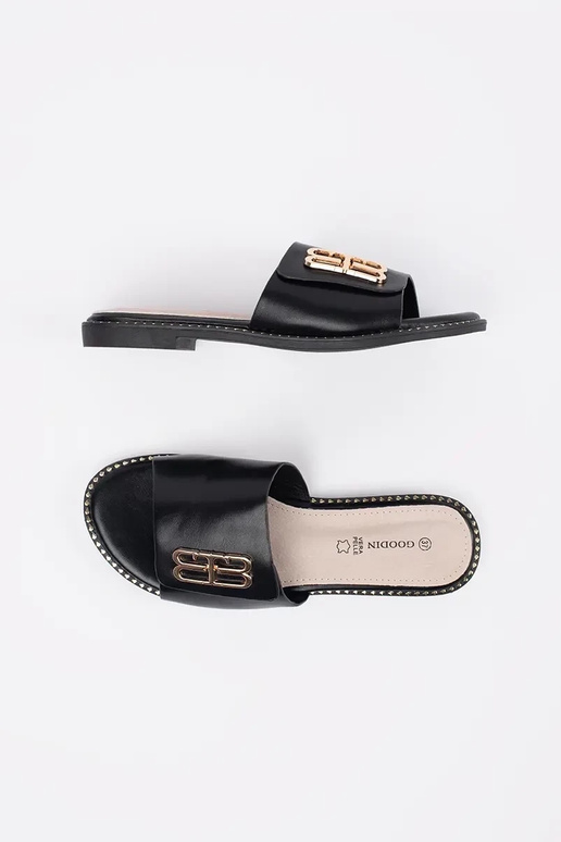 čierne dámske šľapky na plochom podošve