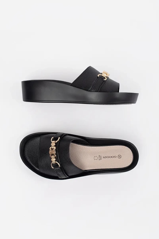 čierne dámske šľapky s reťazou