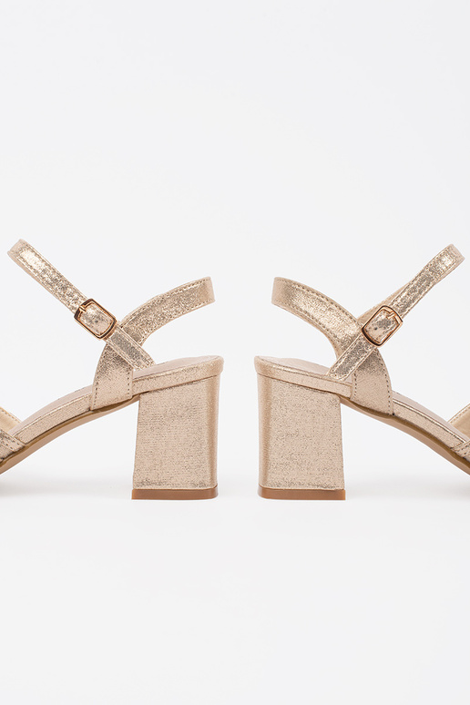 Zlaté lesklé sandále na podpätku Zlaté lesklé sandále na podpätku