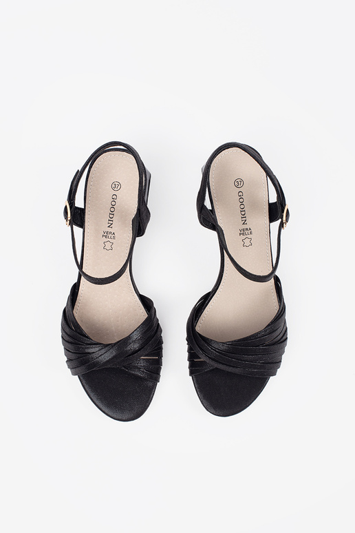 čierne elegantné sandále na nízkom... čierne elegantné sandále na nízkom...