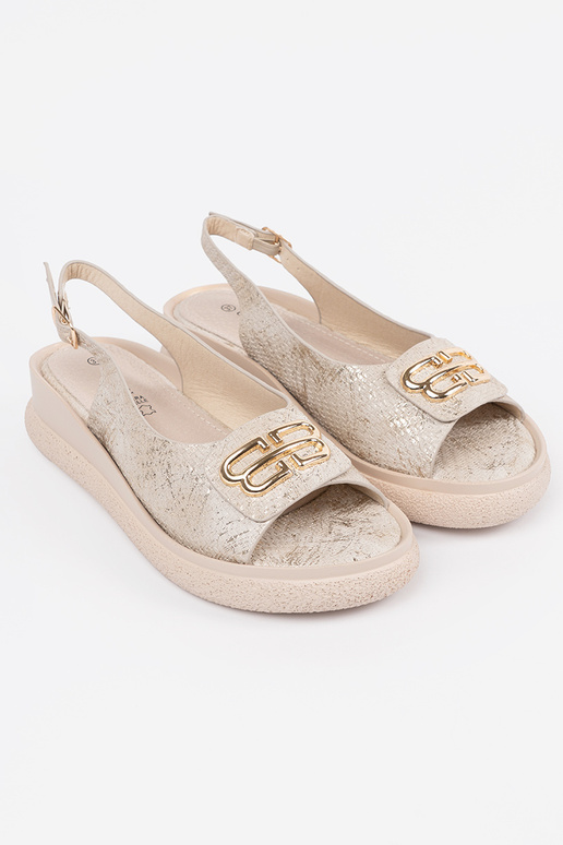 Tmavošedohnedé sandále s dekoráciami