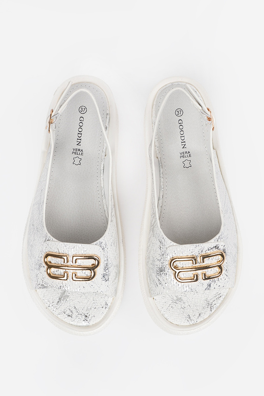 Biele sandále s dekoráciami Biele sandále s dekoráciami