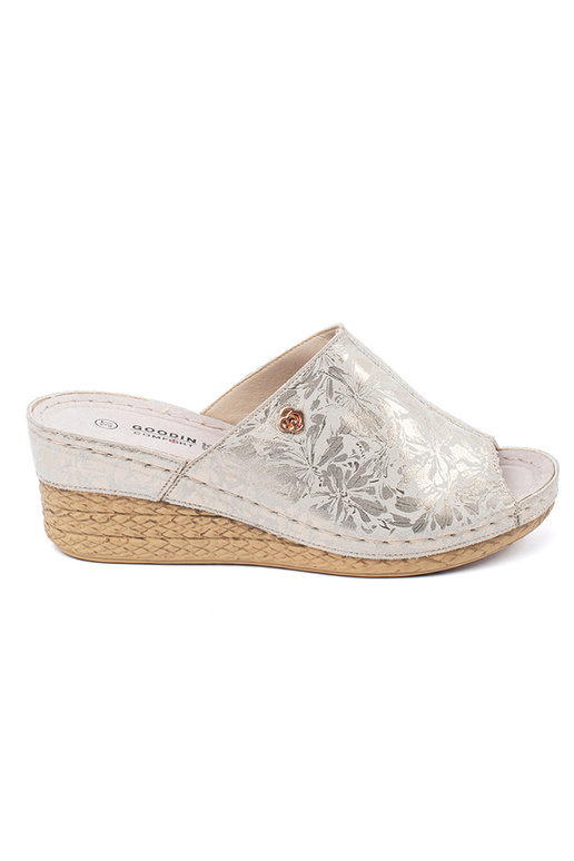 slonovinové šľapky na klinovom...