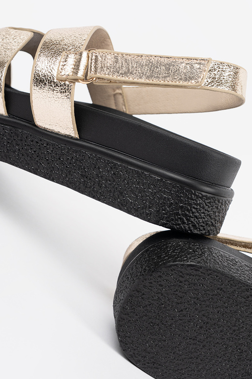 Klasické sandále s platformou zlaté Klasické sandále s platformou zlaté