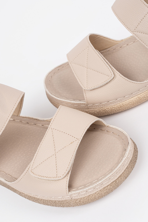 sandále dámske v farbe slonovej kosti...