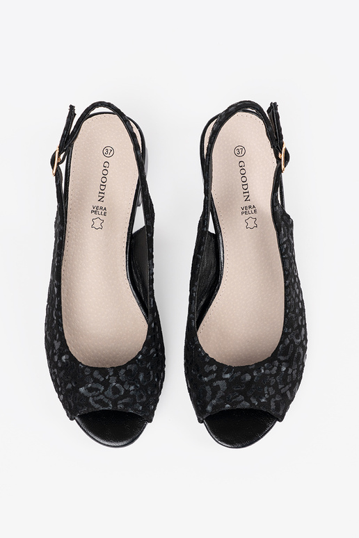 Čierne sandále na nízkom podpätku s...