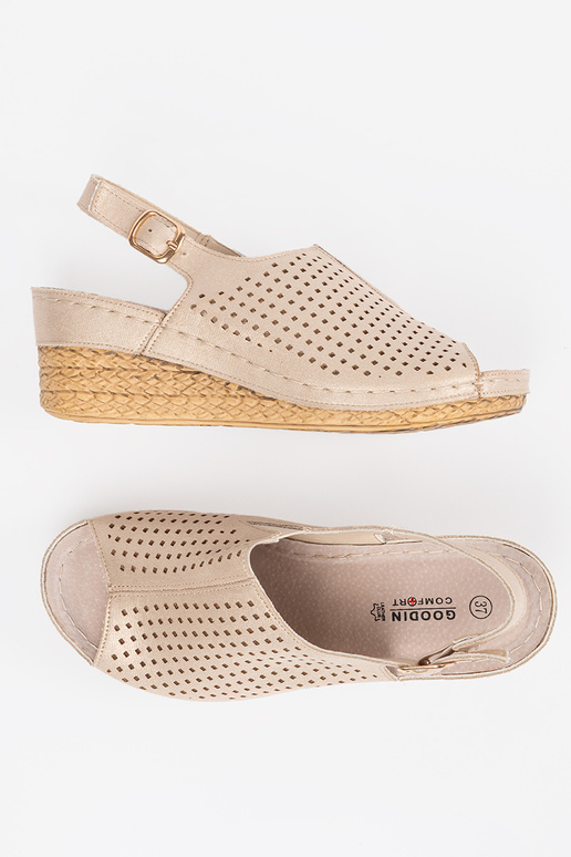 Zlaté šľapky na klinovom podpätku Zlaté šľapky na klinovom podpätku