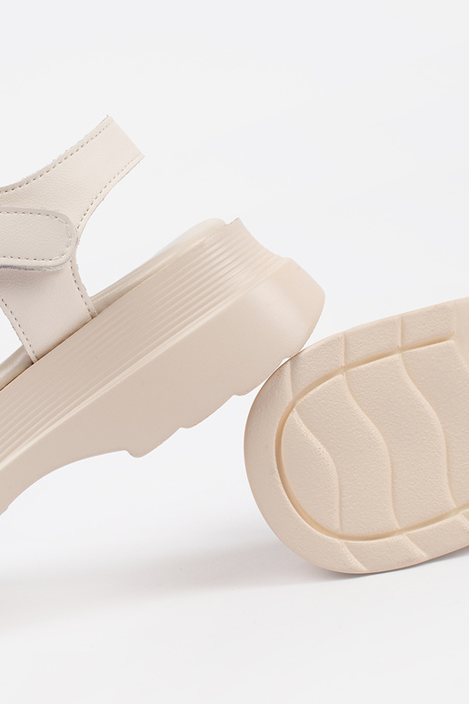 pieskové sandále na platforme z kože