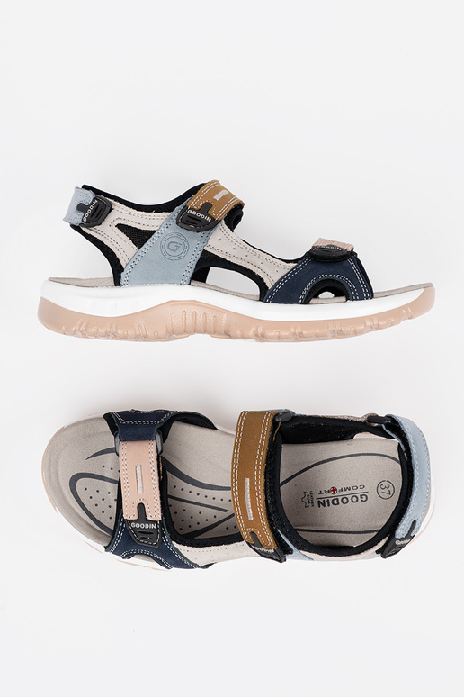 Rôzne farebné športové sandále Rôzne farebné športové sandále