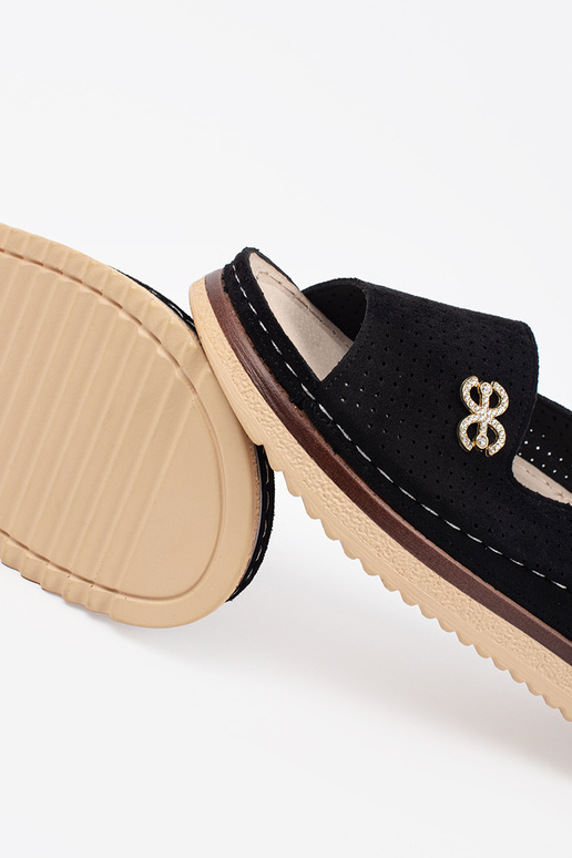 s prvkami perforácie mäkké čierne... s prvkami perforácie mäkké čierne...