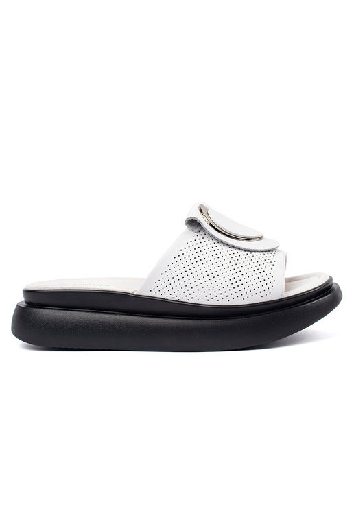 Bielo-čierne pohodlné šľapky s...