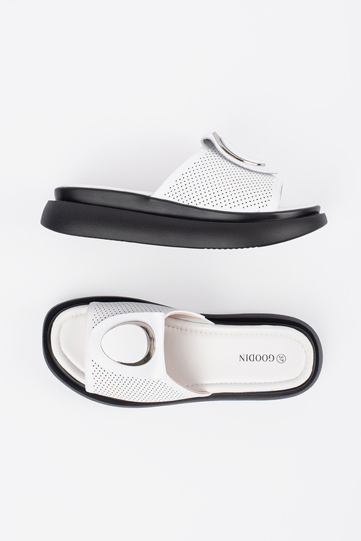 Bielo-čierne pohodlné šľapky s...