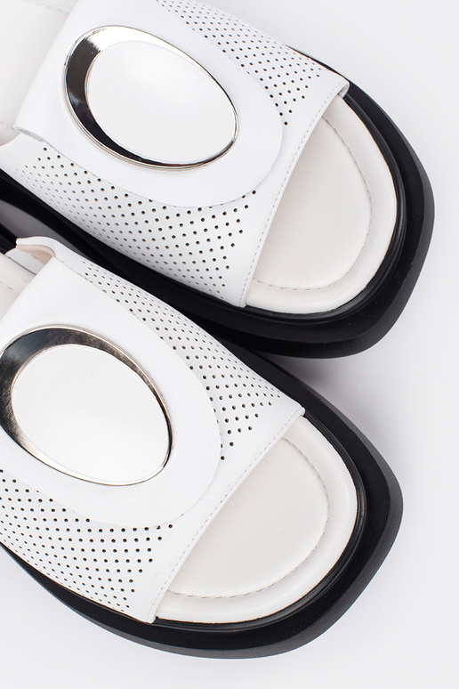 Bielo-čierne pohodlné šľapky s...