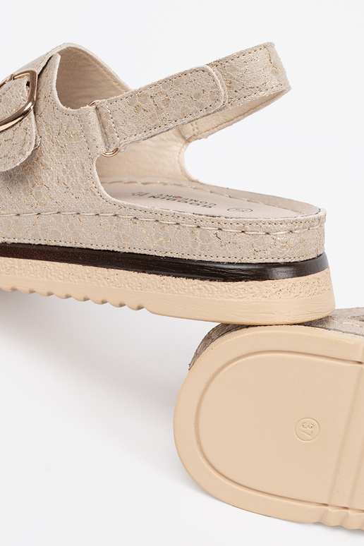 Pieskové sandále so zlatými prvkami Pieskové sandále so zlatými prvkami