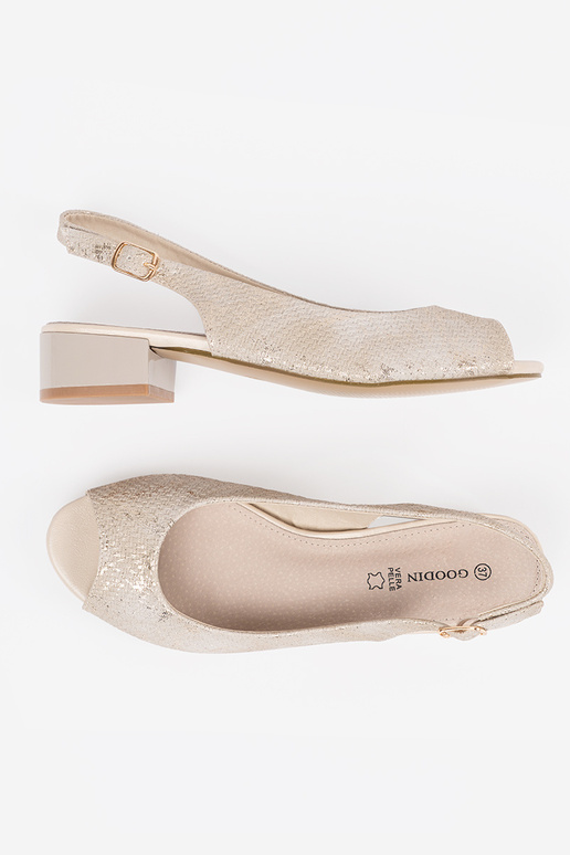 Pieskové dámske sandále na nízkom opätku