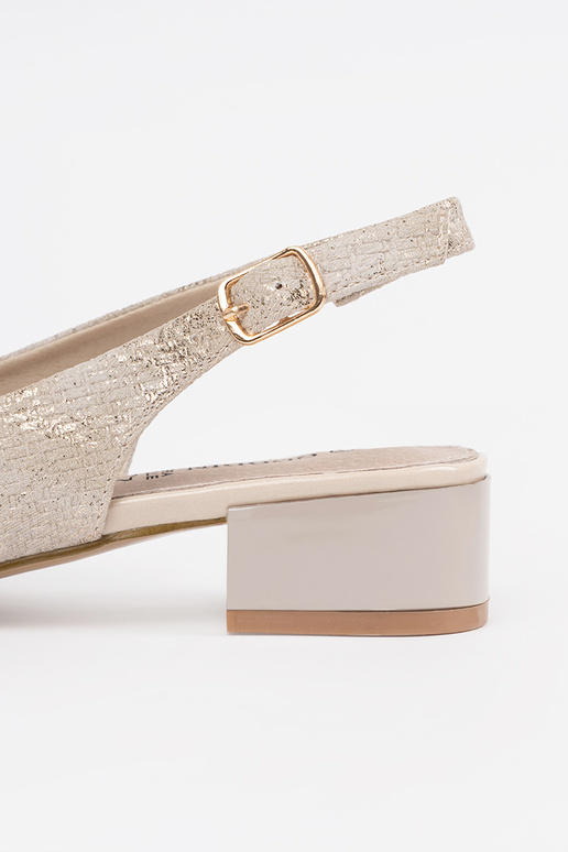 Pieskové dámske sandále na nízkom opätku