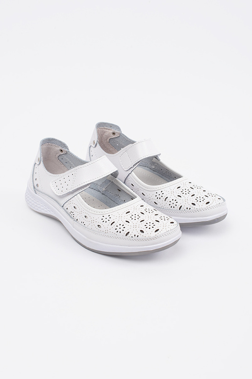 dámske sandále s perforovaným...