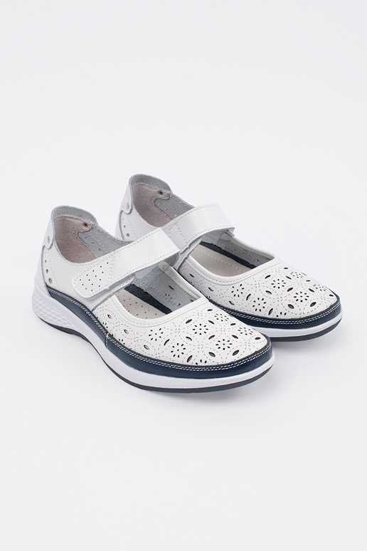 dámske sandále s perforovaným...