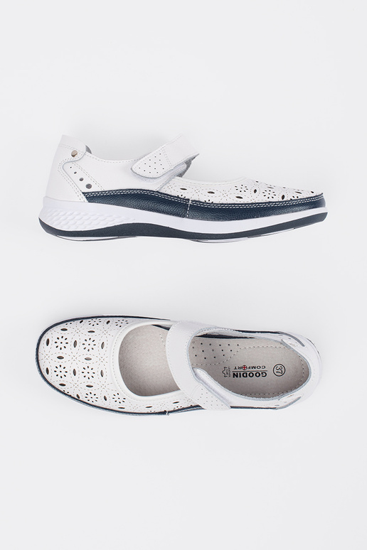 dámske sandále s perforovaným...