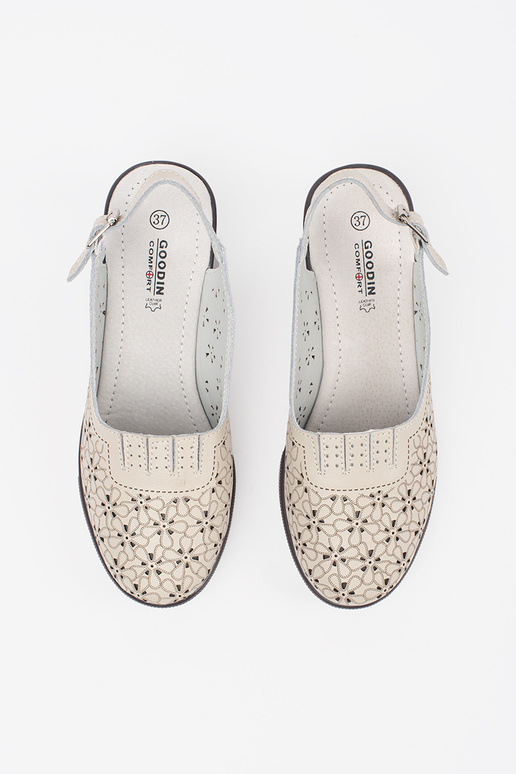 pieskové sandále s perforovaným...