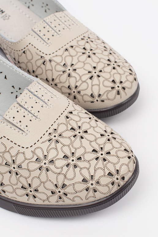 pieskové sandále s perforovaným...