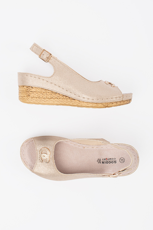 slonovinové sandále na klinovom... slonovinové sandále na klinovom...