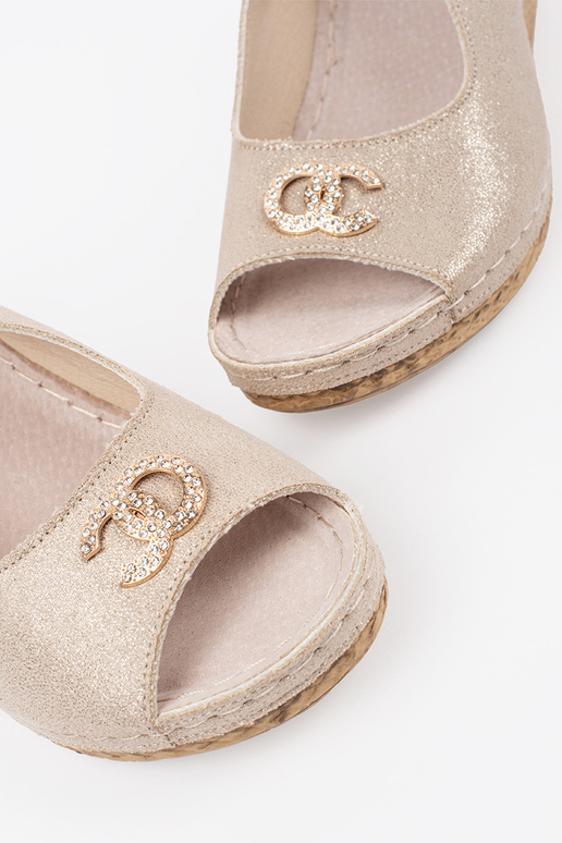 slonovinové sandále na klinovom... slonovinové sandále na klinovom...