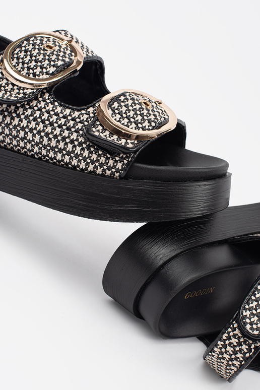 sandalové topánky s platformou v...