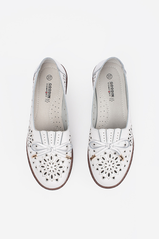 pieskové perforované mokasíny