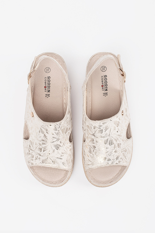 slonovinové ploché sandále so sponou